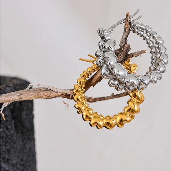 ✨New SweetHeart Earrings 18K Gold plated & Silver - Picture 2 of 4